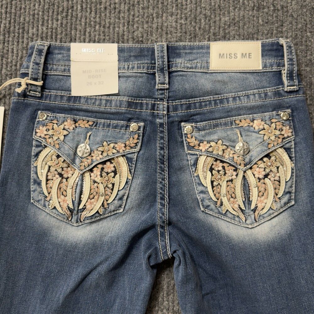 Miss Me Jeans Women Size 26 x 32 Stretch Mid-Rise Bootcut Embellished Flower NEW - Picture 2 of 7